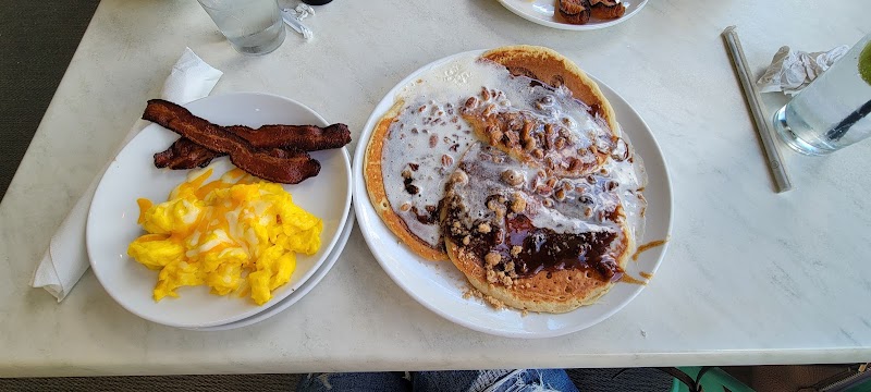 Another Broken Egg Cafe