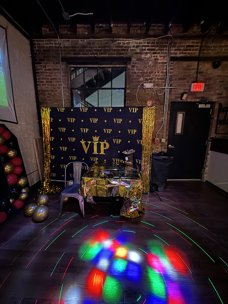 HighRollersCompany / Bar The Hour