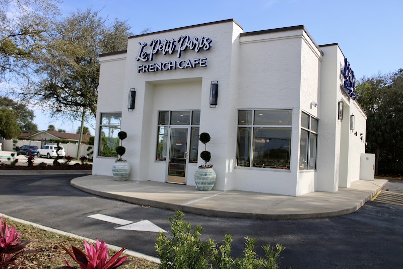 Le Petit Paris Cafe San Pablo