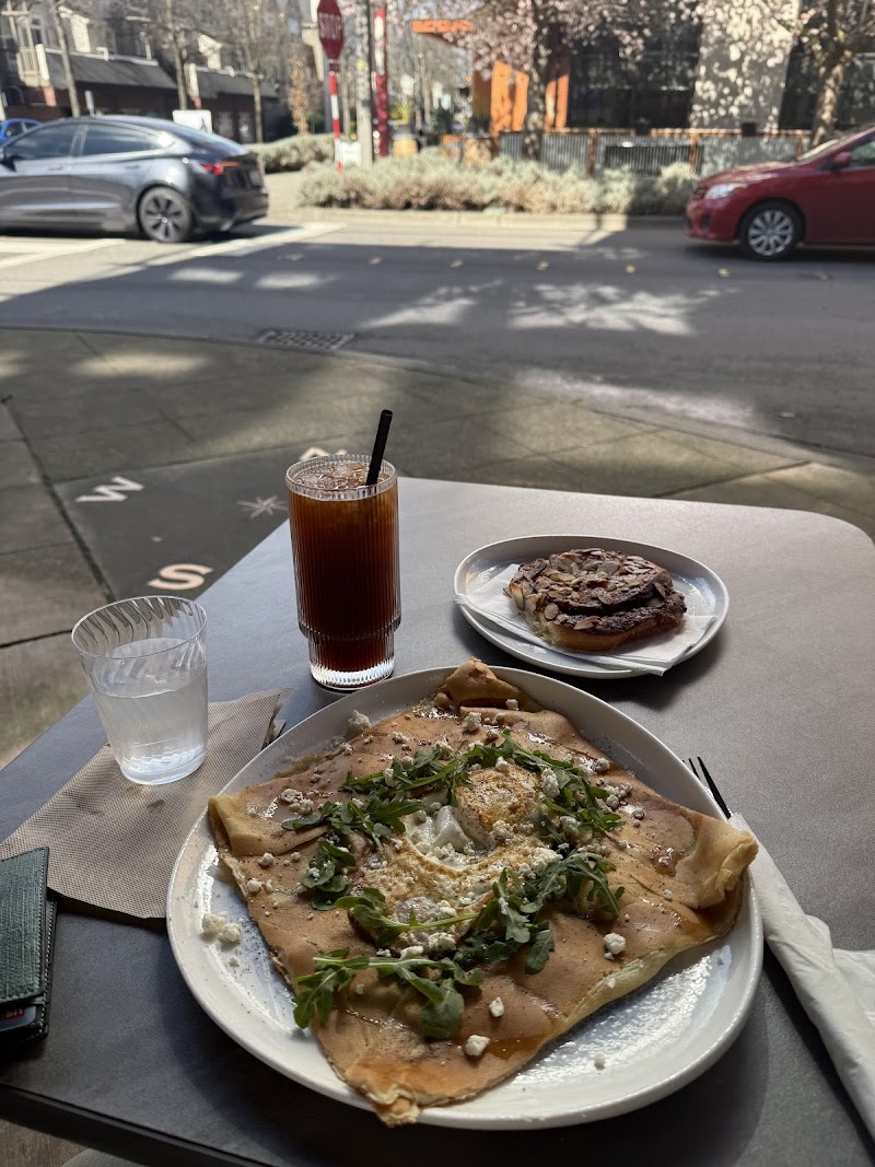 Doppio Cafe and Creperie