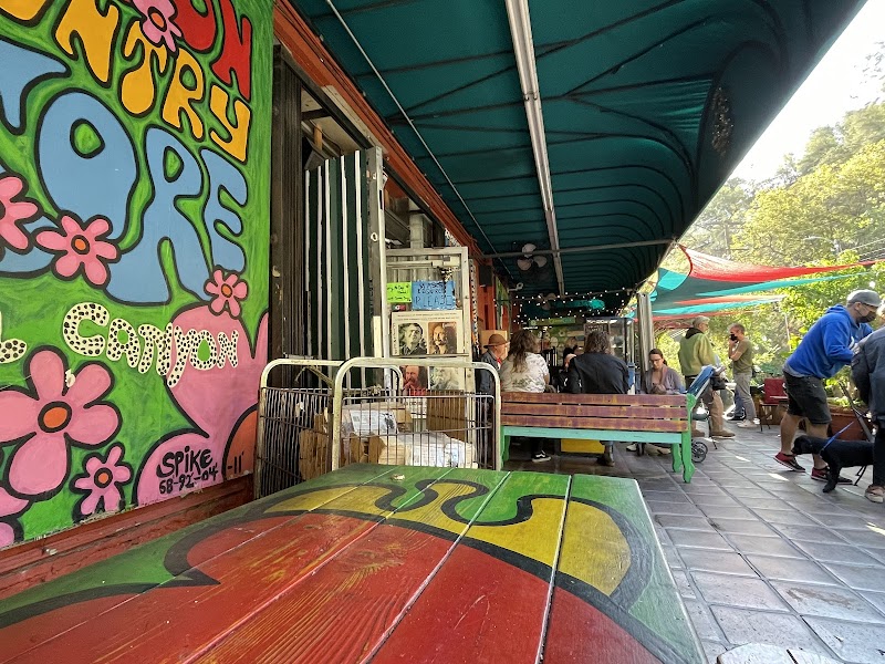 Lilly's Laurel Canyon Cafe