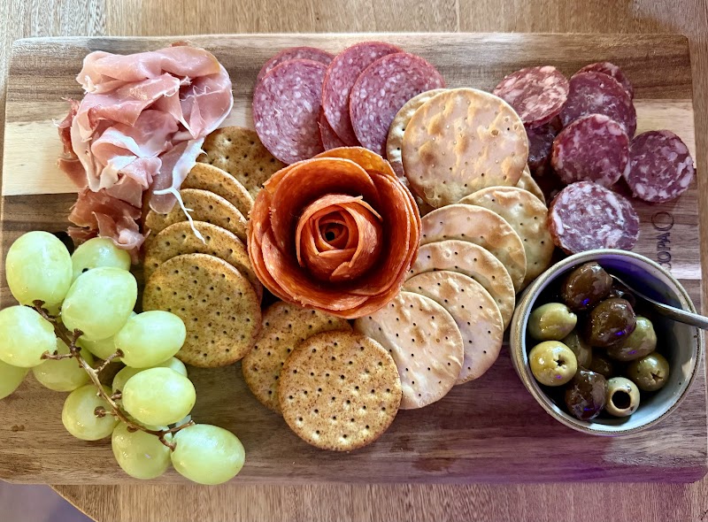 Les Deux Amis Cafe and Wine Bar