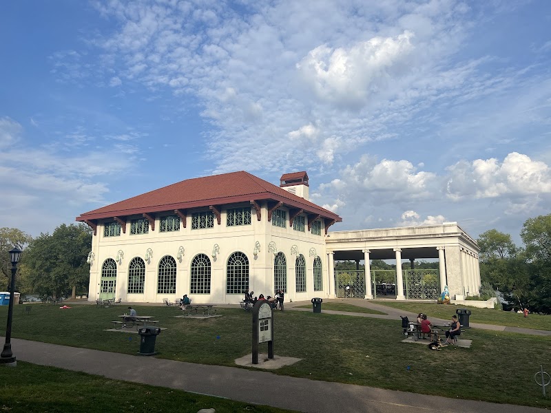 Dock & Paddle in Como Lakeside Pavilion