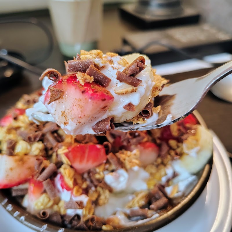 Café Conmigo - PIT Airport - Post security location (across from Sarris Candies)