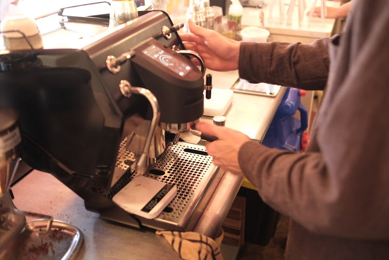 lowbar coffee + bushel & peck