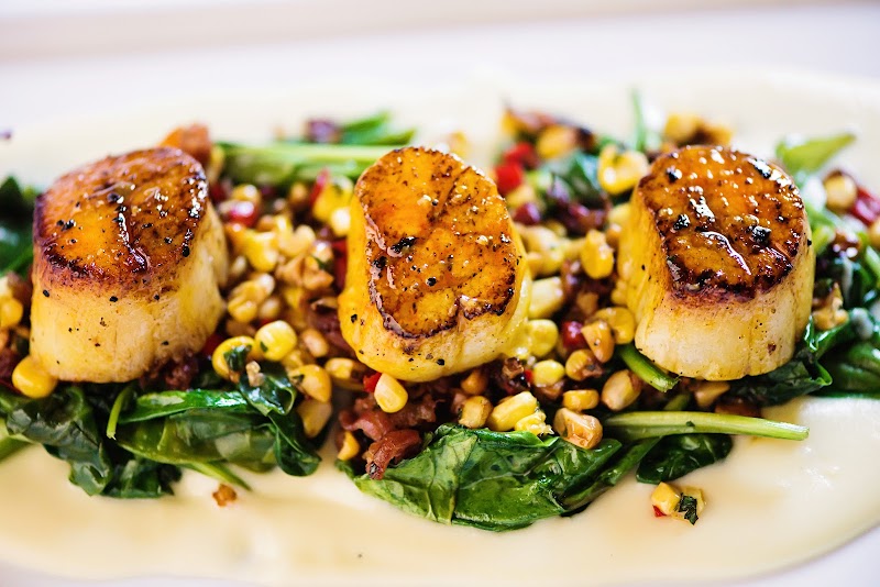 Santos Restaurant & Bar