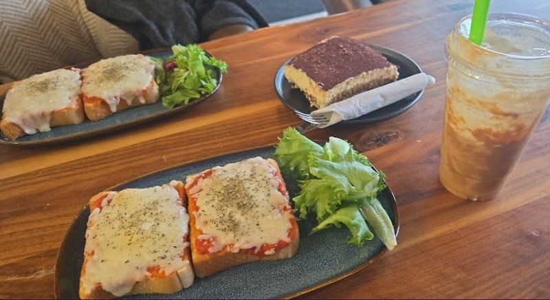 Cello Cafe and Crepes