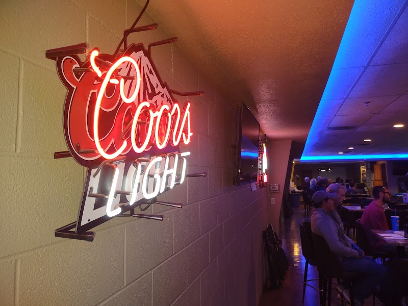 BreakRoom Billiards and Darts