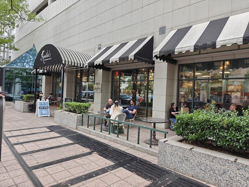 Amélie's Uptown | French Bakery & Cafe