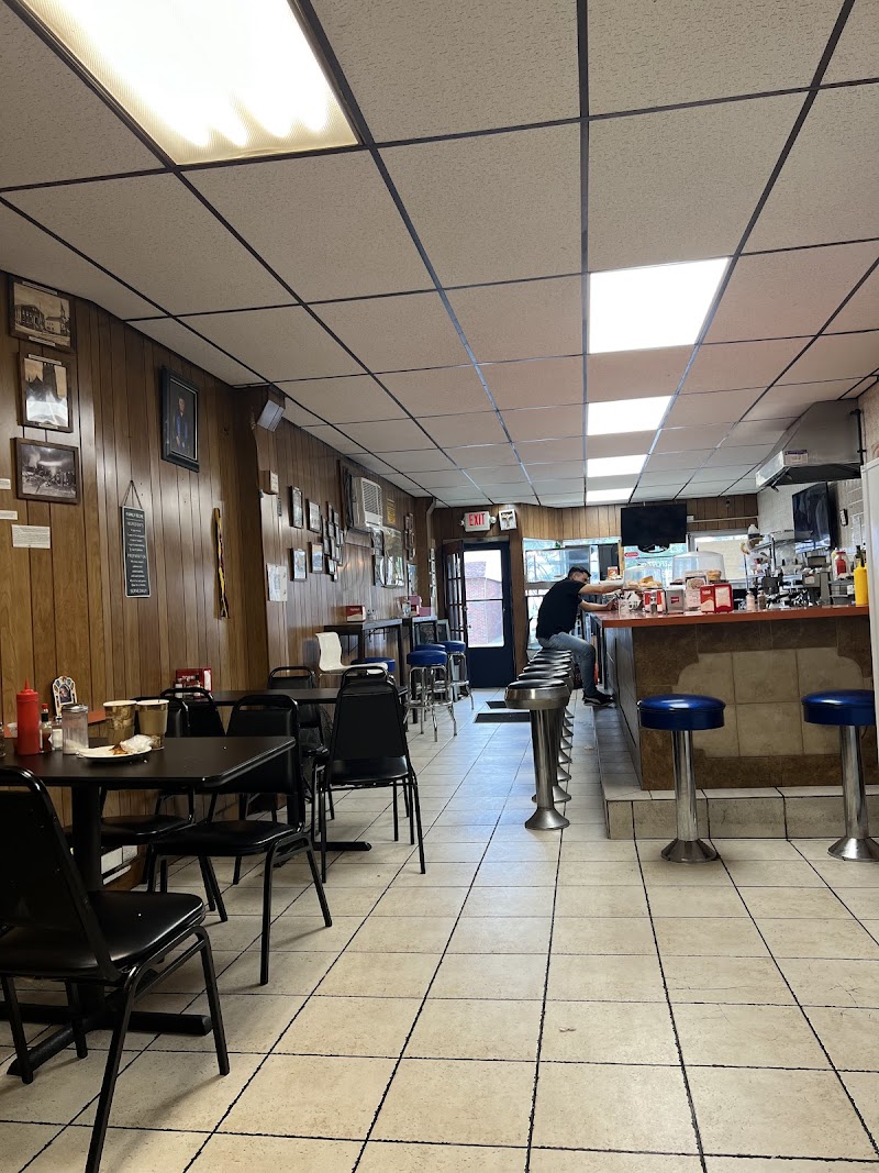 Dreams Restaurant American Ecuadorian & Colombian Food