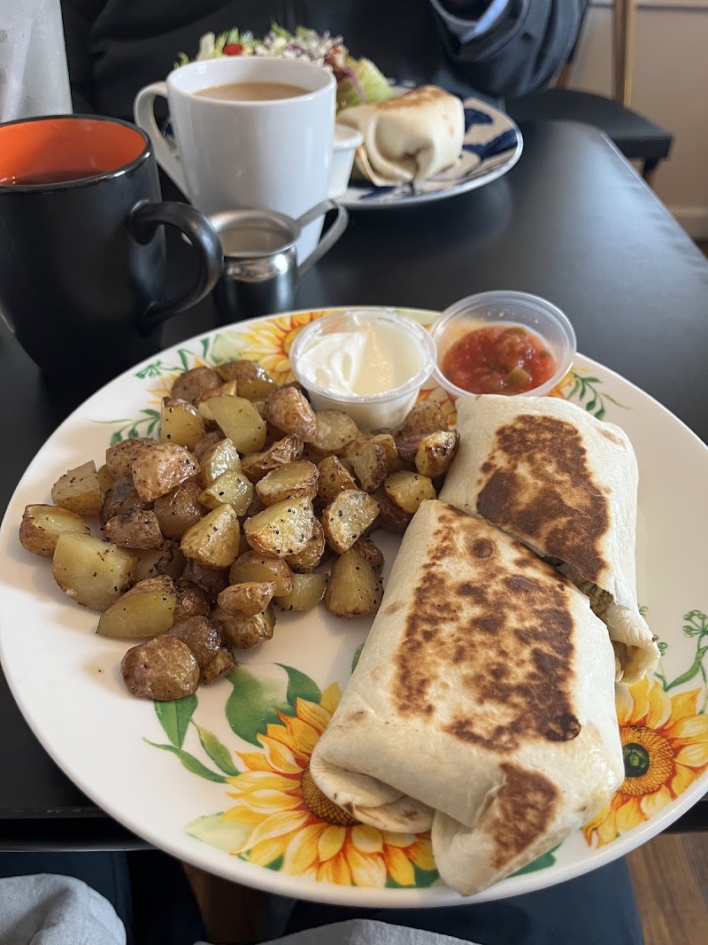 Tam's Sweet & Savory Café