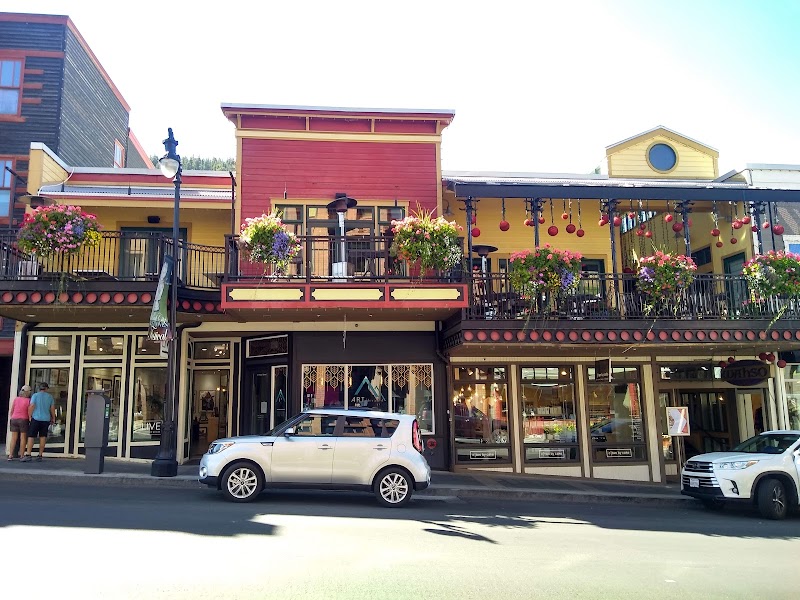 Dolly's Coffee & Confectionary