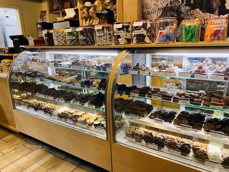 Dolly's Coffee & Confectionary