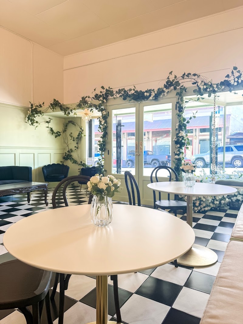 Coffee Girl Downtown