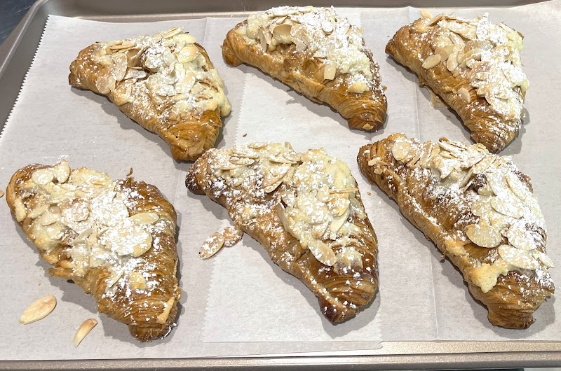 Mon Paris Coffee Shop & Bakery