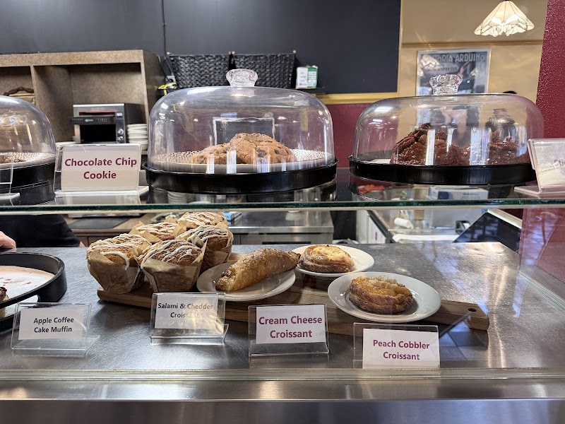 Goose Feathers Cafe & Bakery