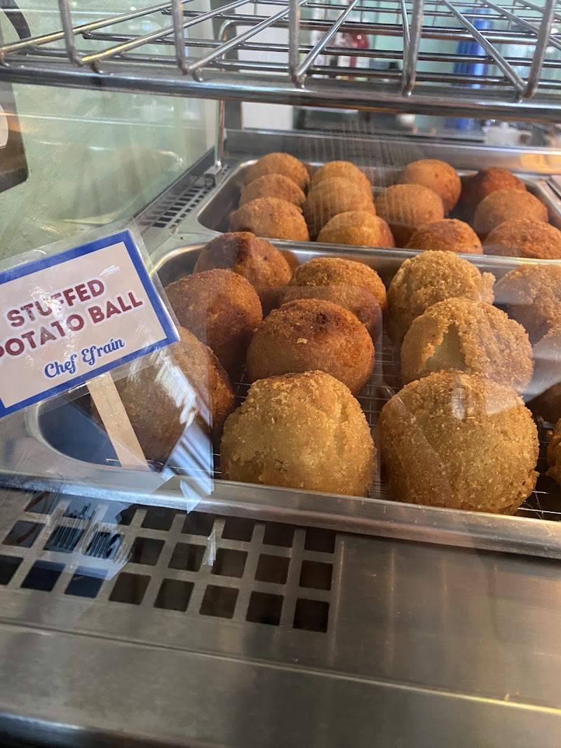 El Chef Efraín Cuban Cafe Deli