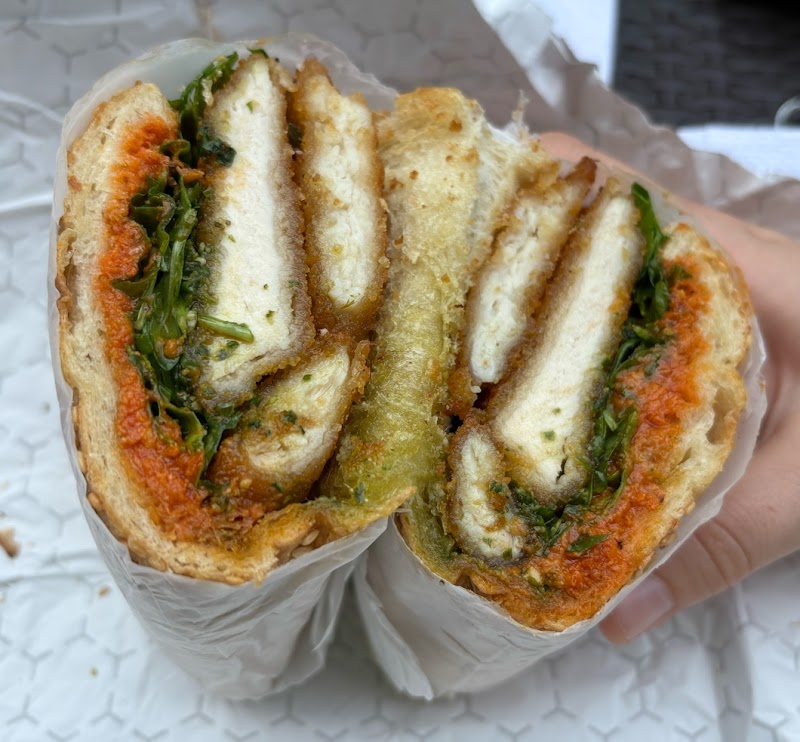 Eddie’s Little Shop & Deli