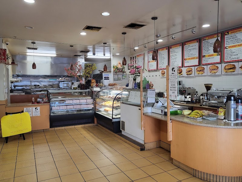 Lucky's Bakery & Cafe