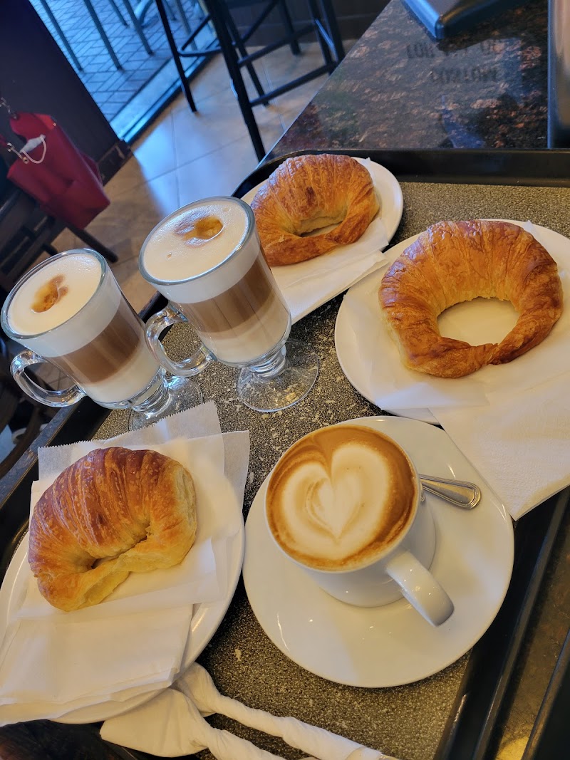 Crocante Cafe & Gourmet Bakery