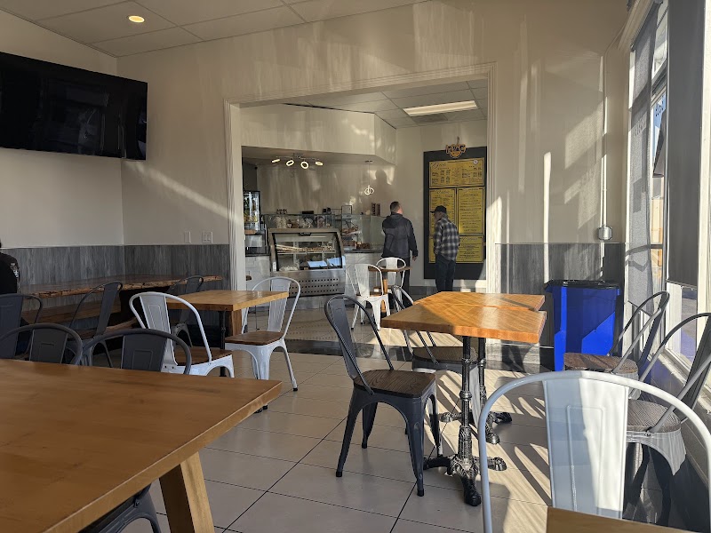 Le Paris Artisan & Gourmet Café