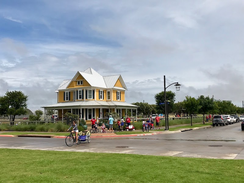 Farmhouse Coffee & Treasures