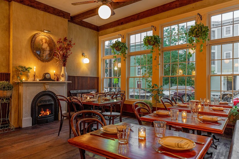 Waverly Kitchen & Bar Charlestown