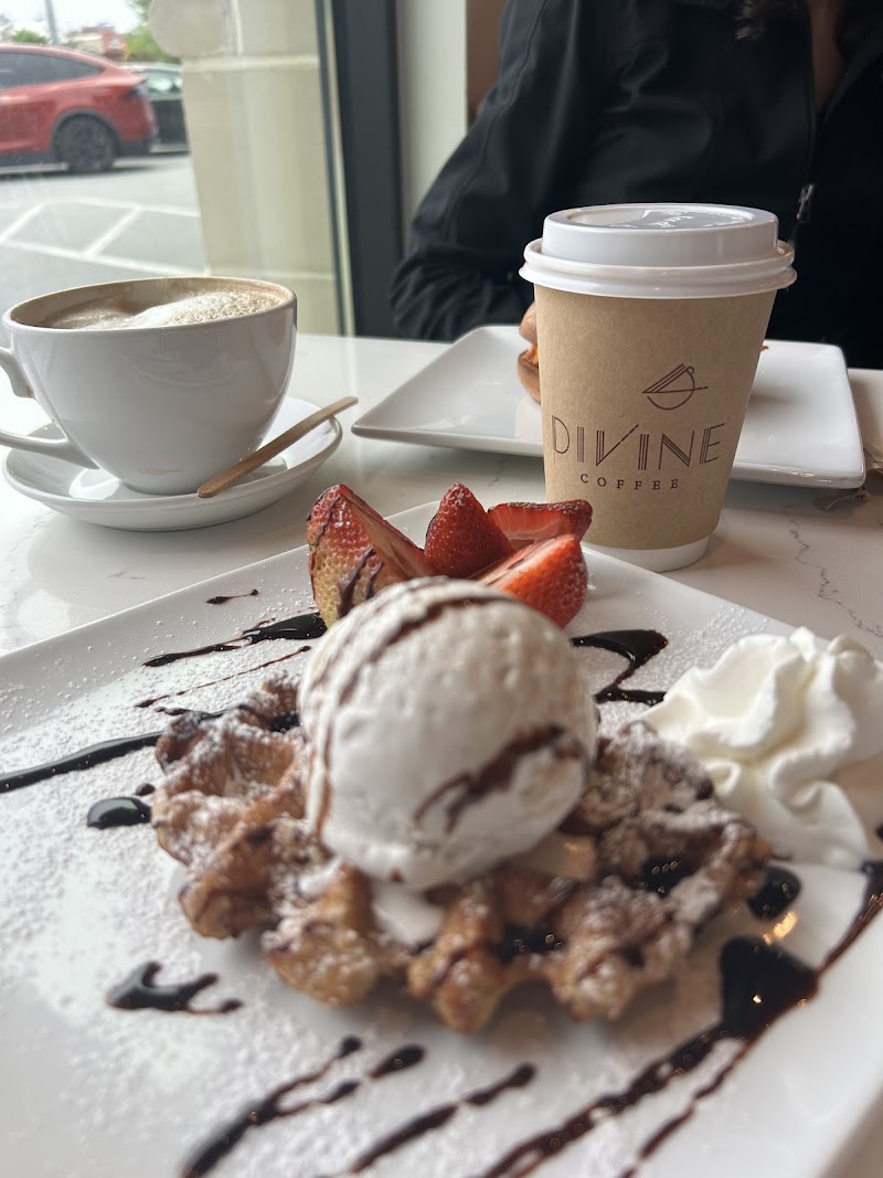 Voga Italian Gelato | Crepes | Coffee | Chocolate | Desserts