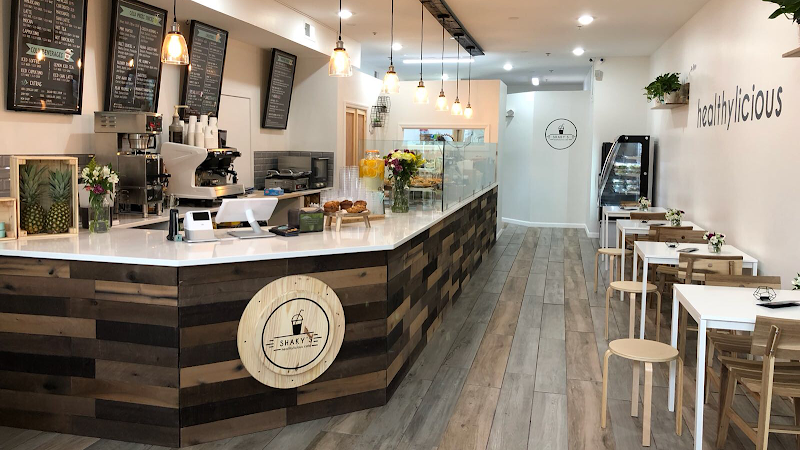 Shaky's Juicebar & Cafe