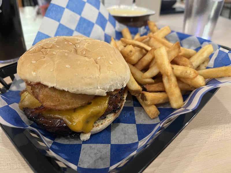 Game 7 Sports and Games Grill