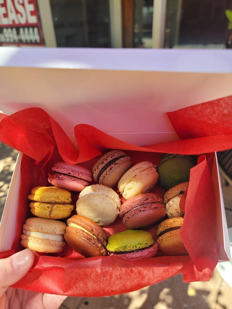 Le Macaron French Pastries of Saint Louis