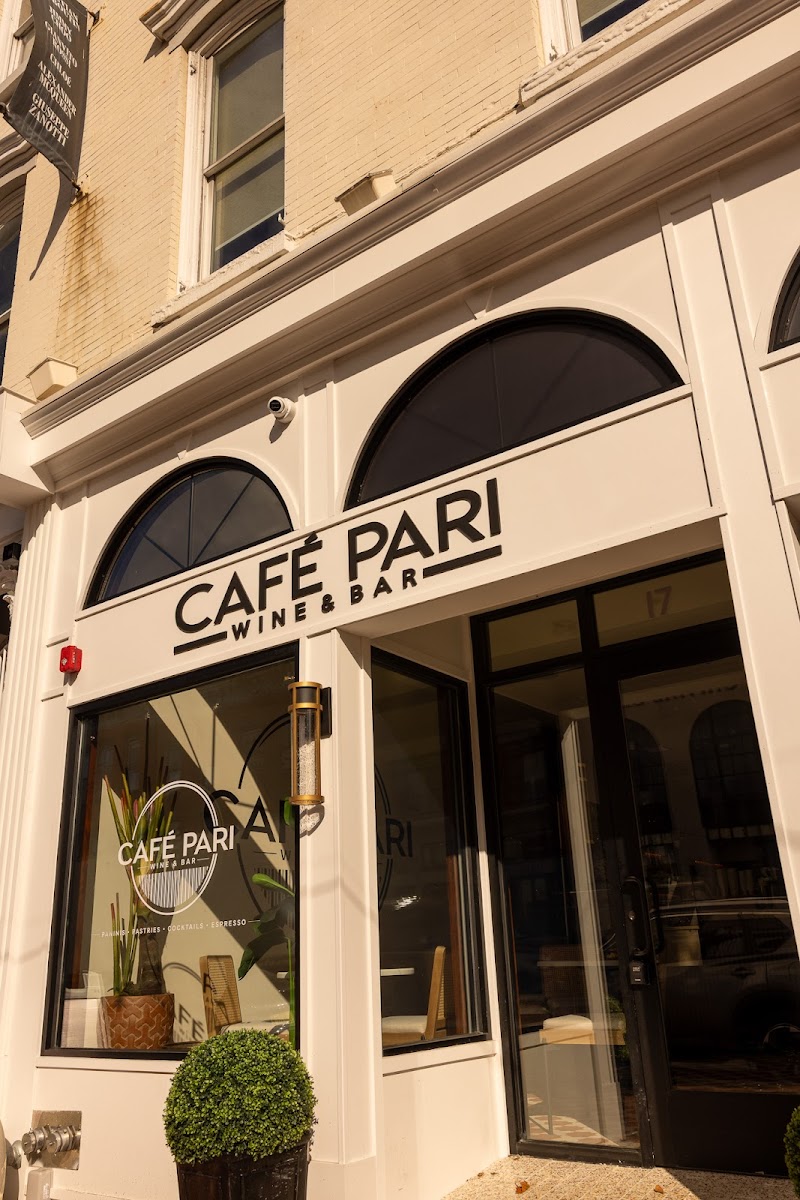 Café Pari Wine & Bar
