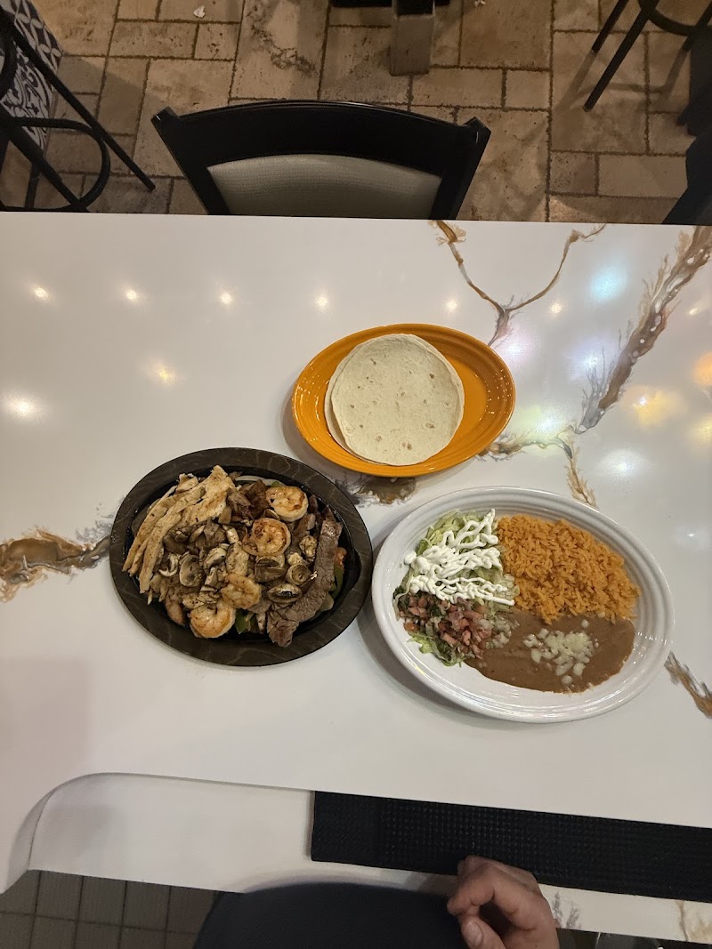 Casa del Tequila Fine Eatery