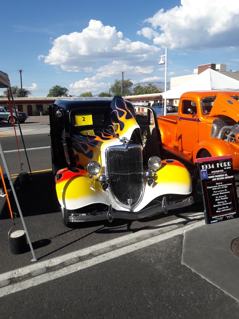 Nob Hill Main Street