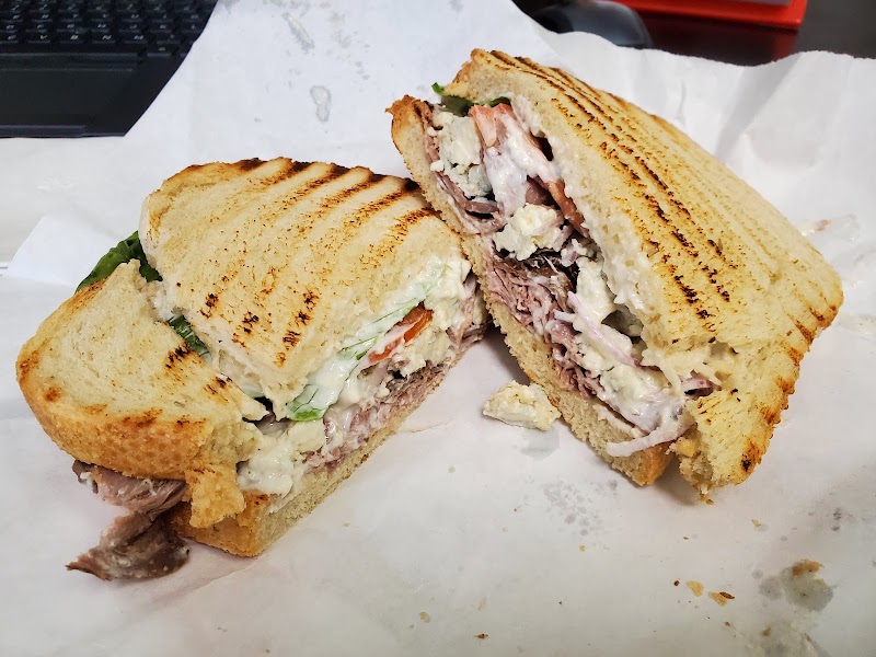 La Bodega In Tremont