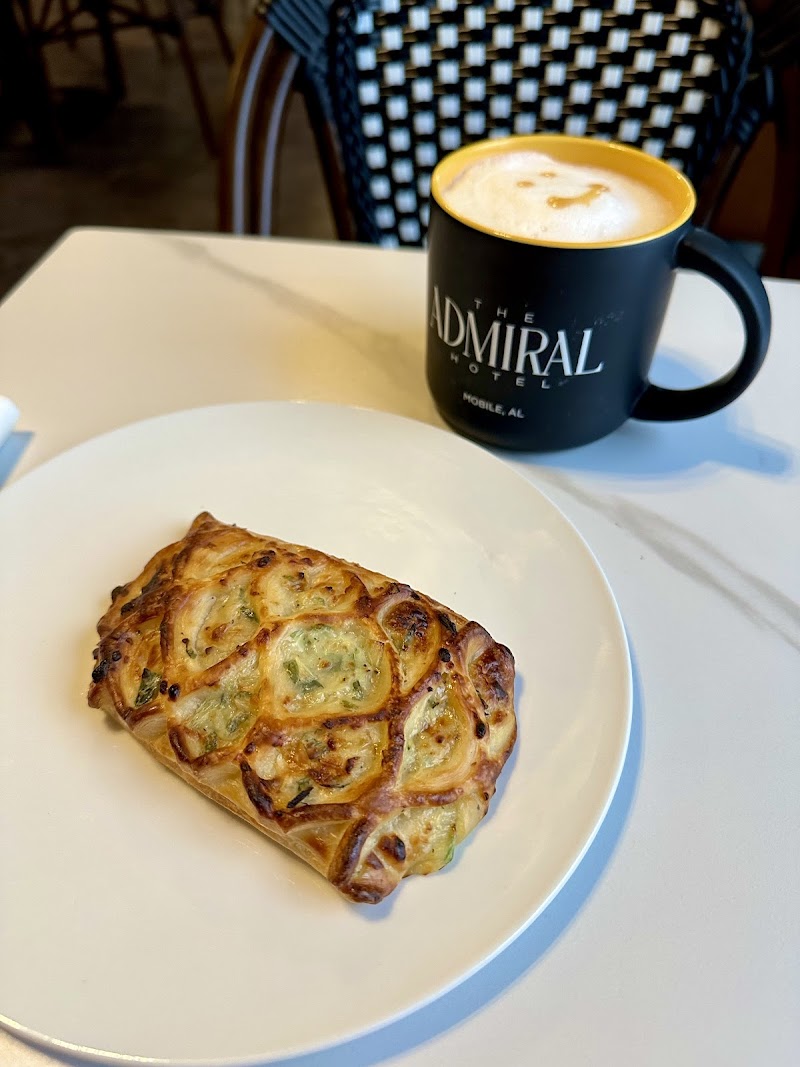 Le Café at The Admiral Hotel