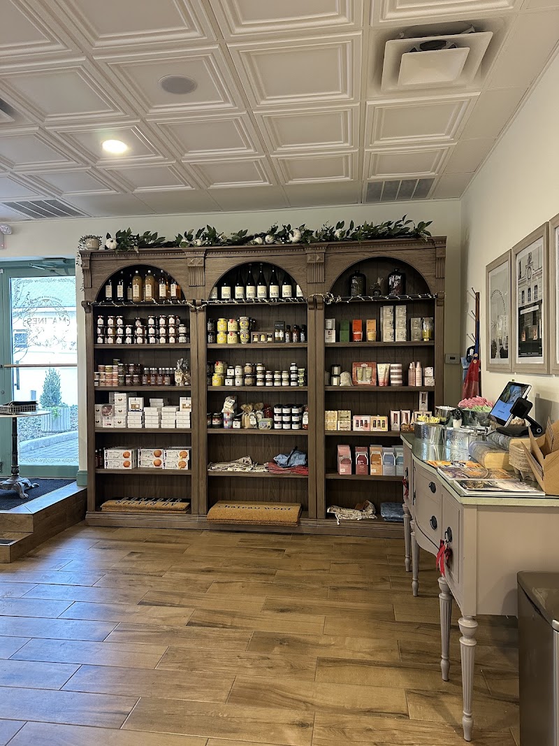 Matines Café - Wayne