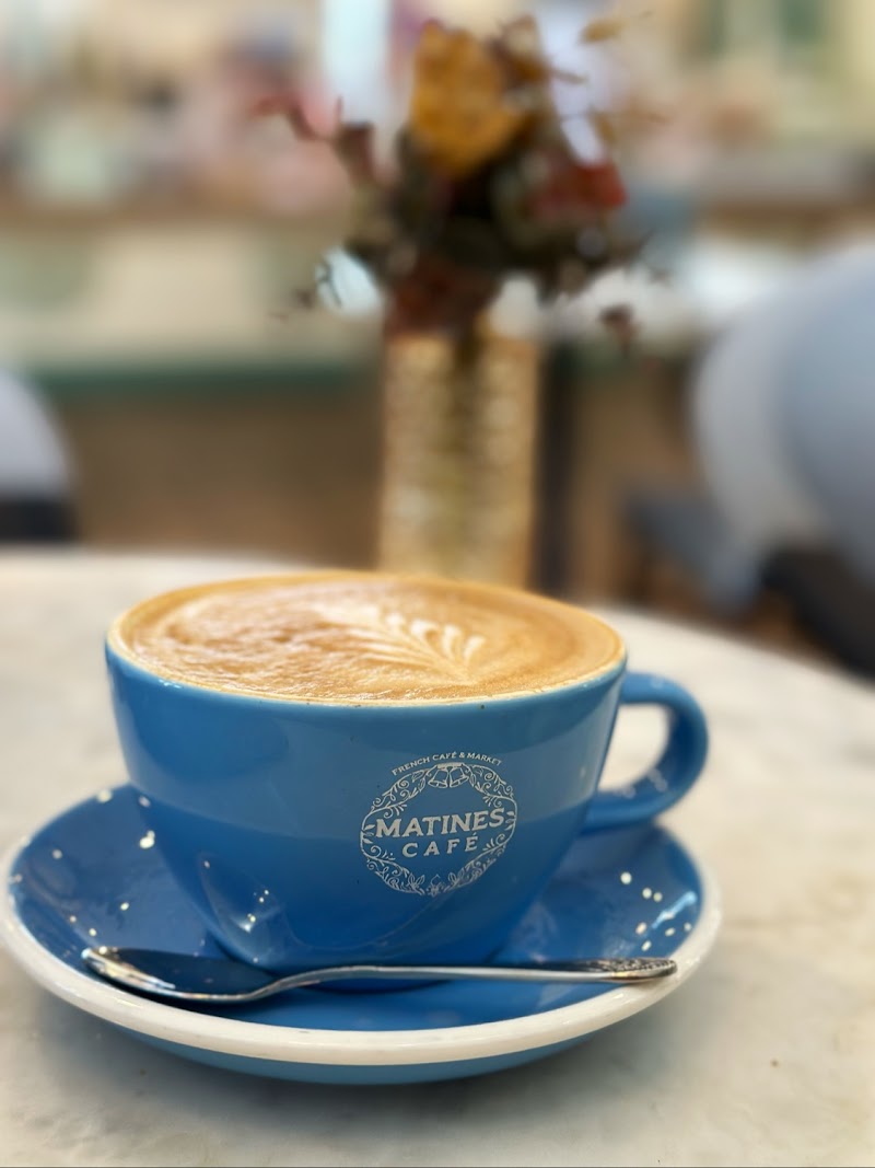 Matines Café - Wayne
