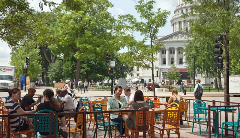 Colectivo Coffee On the Square
