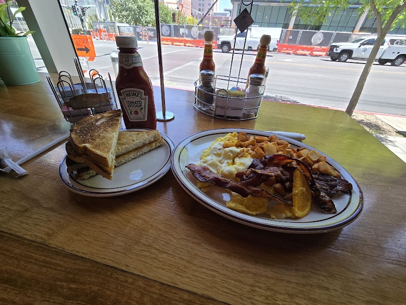 BabyStacks Cafe, Downtown