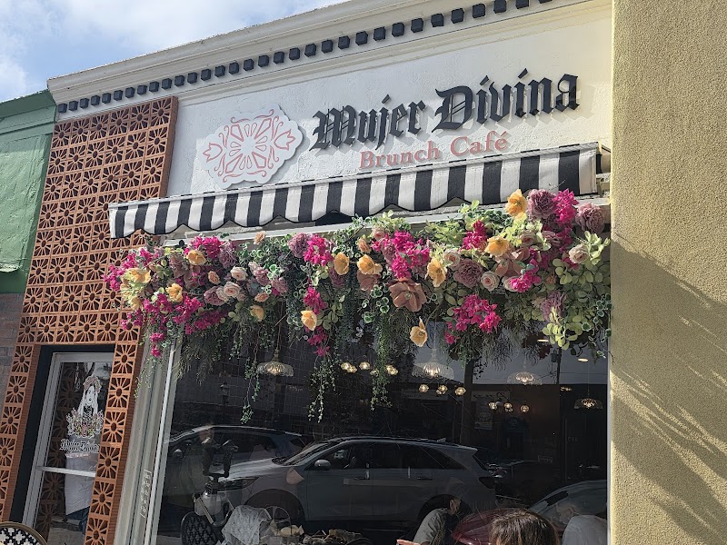 Mujer Divina Brunch Café