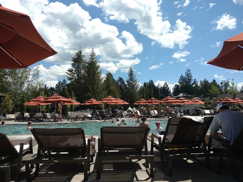 Spotted Frog Poolside Bar & Cafe