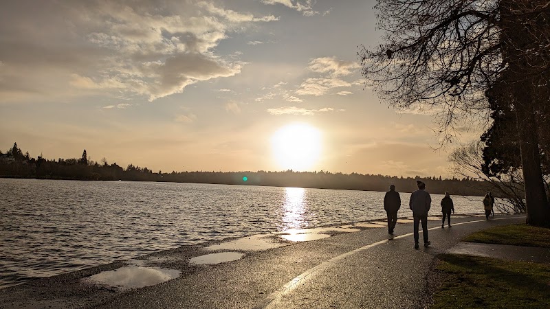 Green Lake Boathouse and Coffee Shop