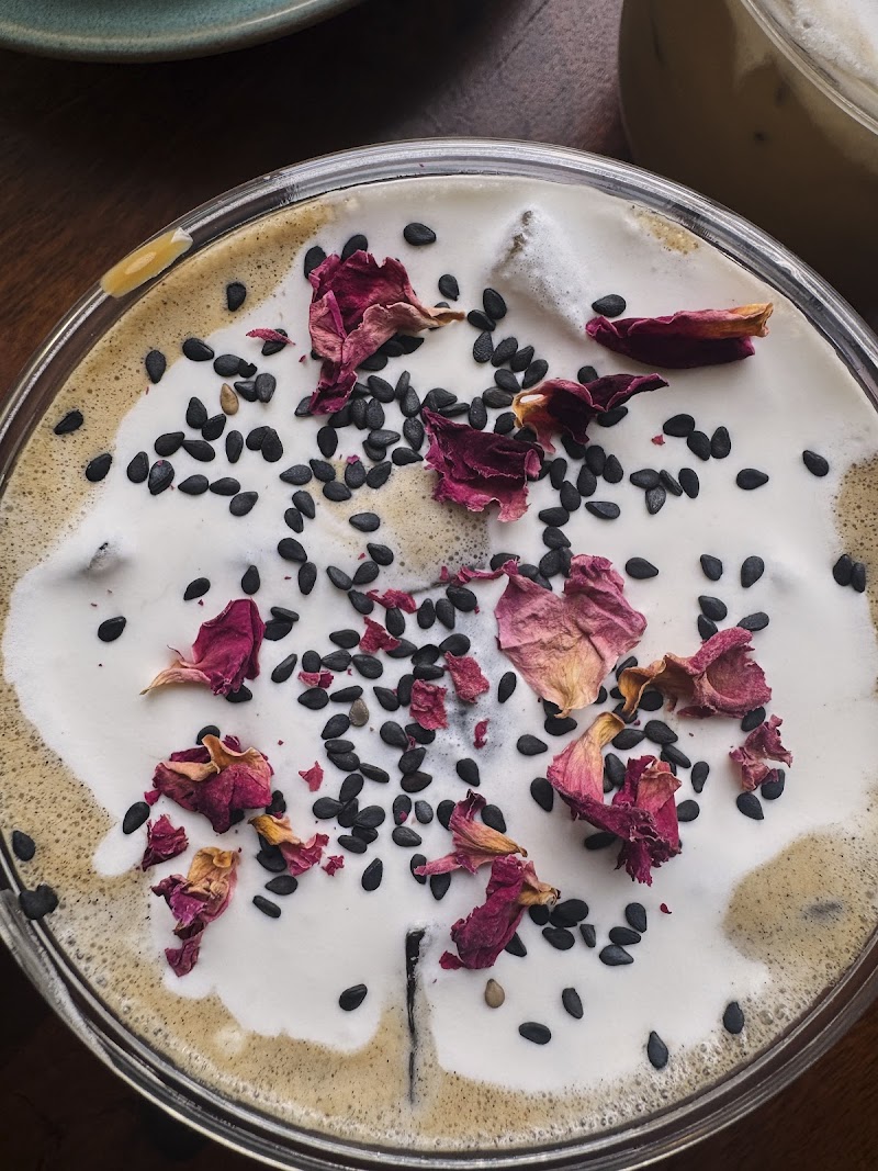 Bolo Bolo Café & Bakery