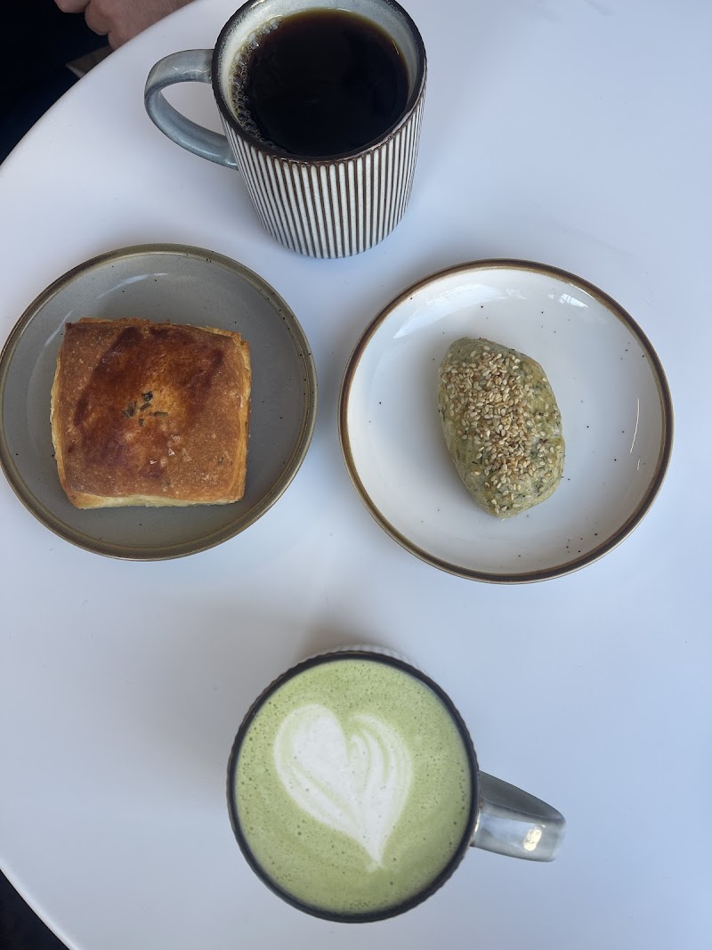 Bolo Bolo Café & Bakery