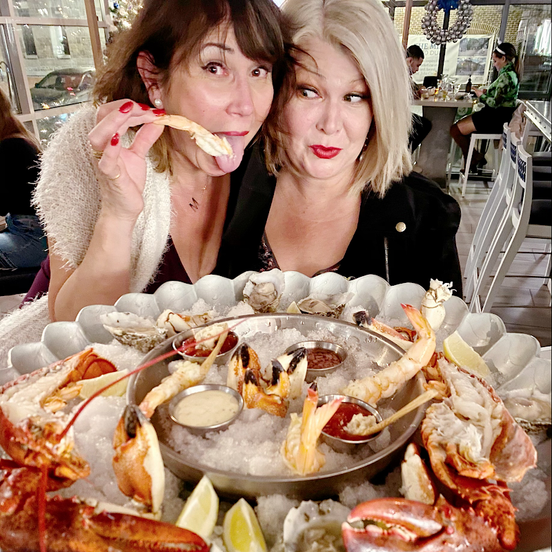 Hummingbird Bar and Kitchen