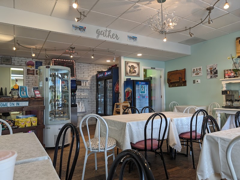 Off Main Deli And Bakery