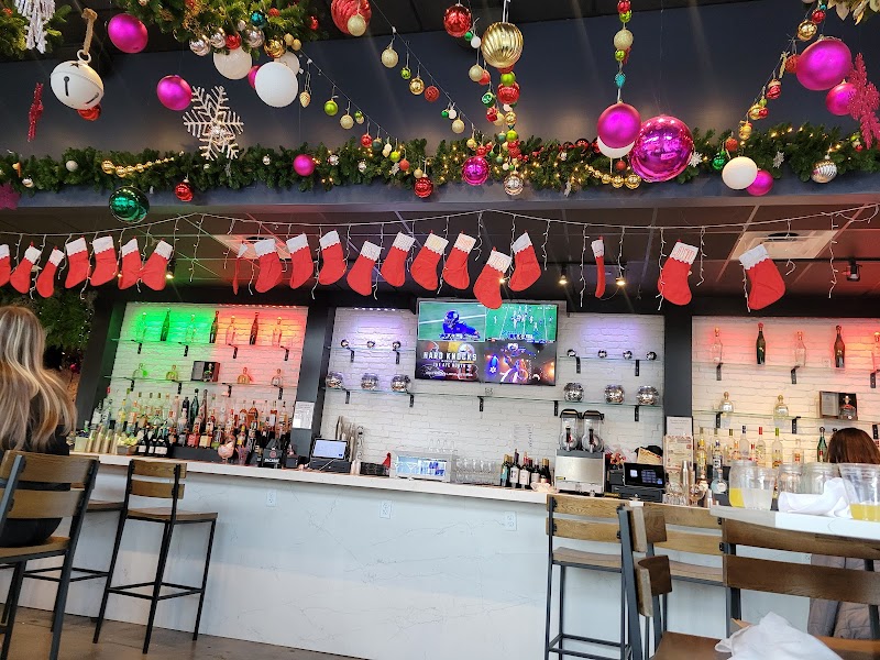 The Lola - Cocktail Lab & Eatery