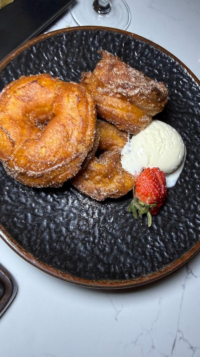 The Lola - Cocktail Lab & Eatery