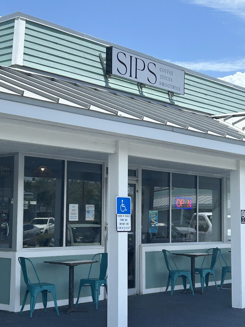 Sips coffee, juice and smoothie shop exterior on Longboat Key.